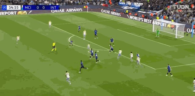 1726695529918008440.gif 哈兰德远射.gif