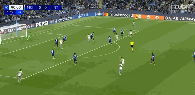 1726696073906071581.gif 鱼跃冲顶.gif