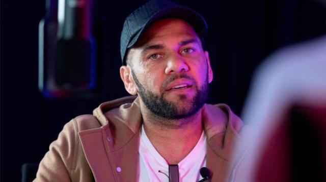 华体会体育-阿尔维斯：我宁可花更多钱签姆巴佩，而不是哈兰德